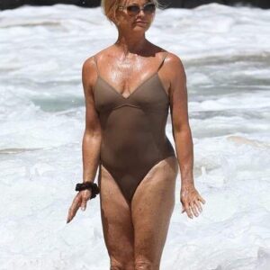 “Reason for gossiping”: Goldie Hawn, 77 years old, posted photos of her vacation in a swimsuit.